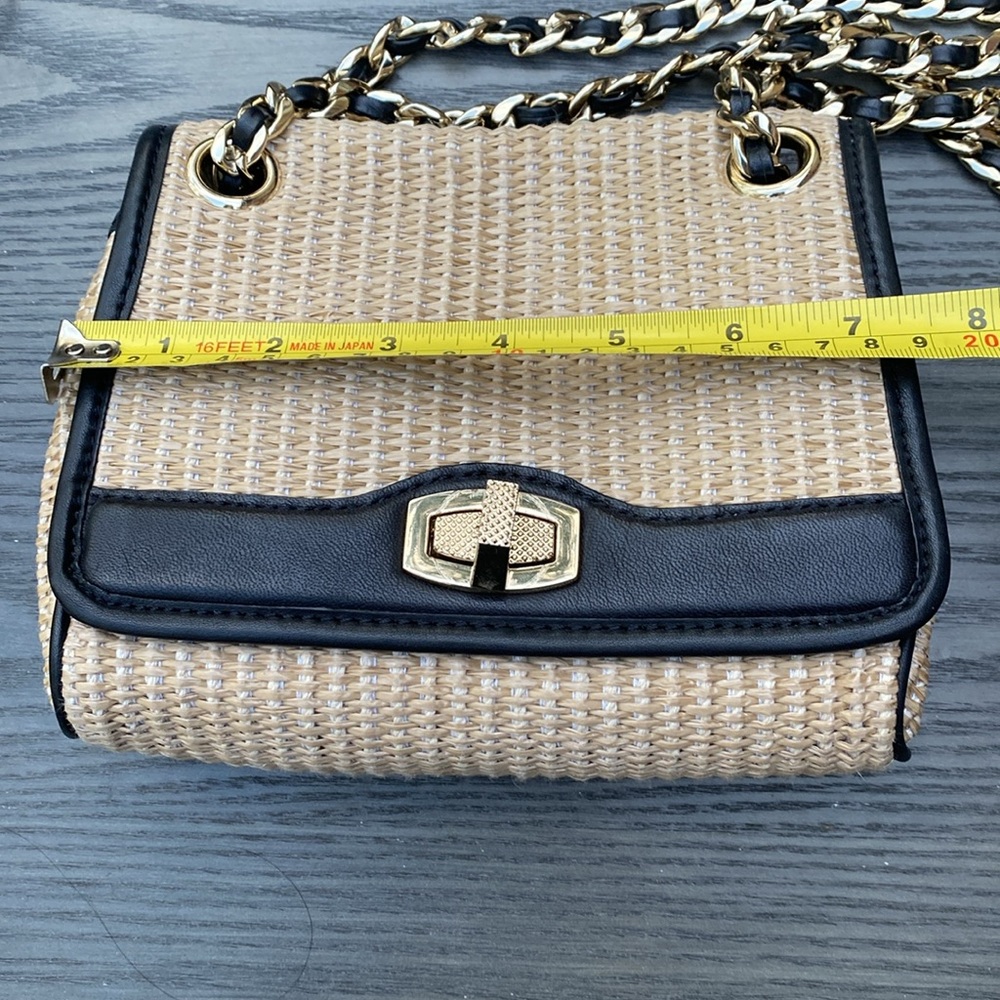 Crossbody Bag - Picture 8 of 9